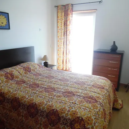 - Frente à E Vista Mar Peniche